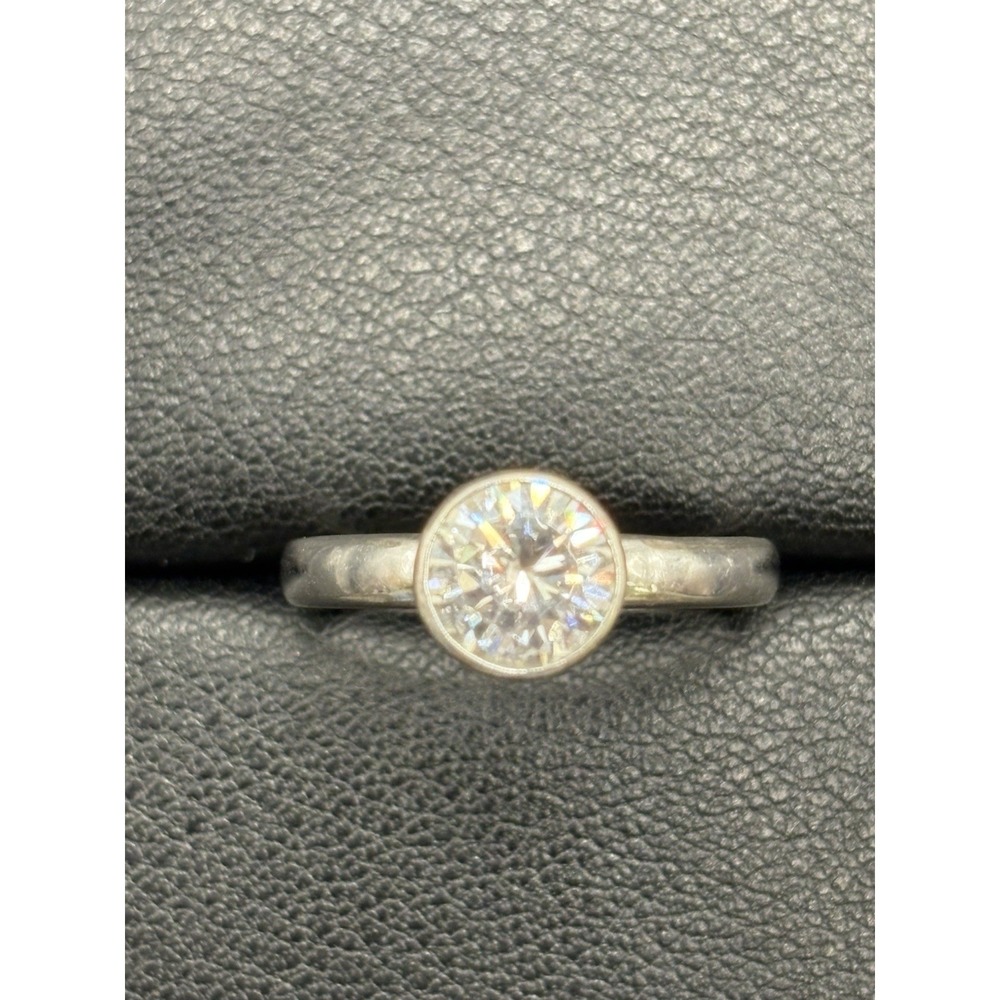 Vintage Sterling Silver Bezel Cubic Zirconia Ring Size 6.5 H17